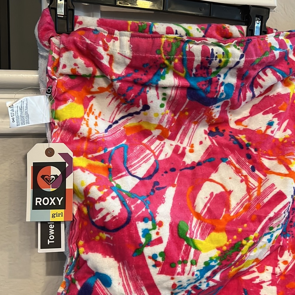 Roxy Towel in a bag BNWT - Picture 3 of 8